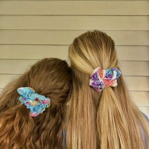 Flower scrunchie